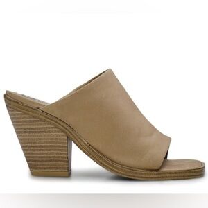 ✨HP✨NWOT Vince Camuto Sempla Mule Heel Truffle Tan 8.5